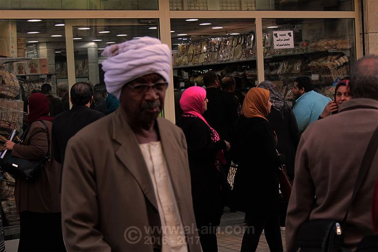 حلوى المولد تنتظر فرحة البيع