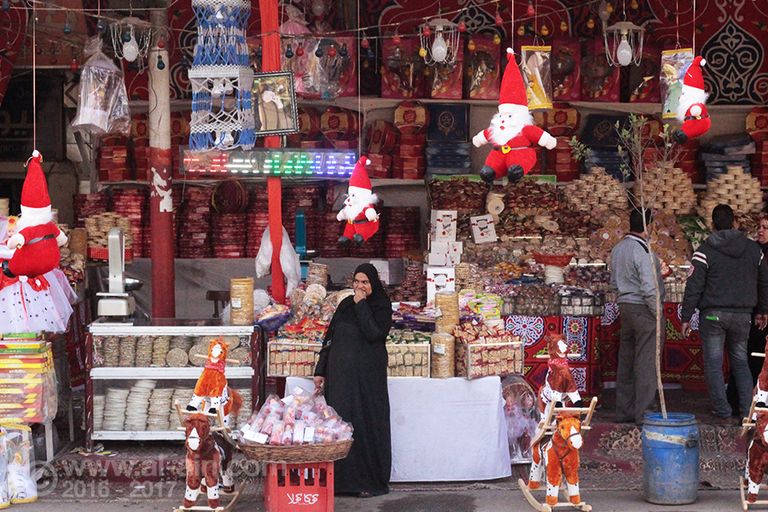 حلوى المولد تنتظر فرحة البيع