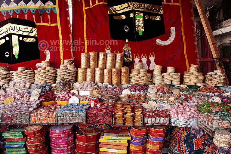 حلوى المولد تنتظر فرحة البيع