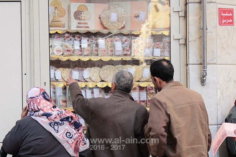 حلوى المولد تنتظر فرحة البيع
