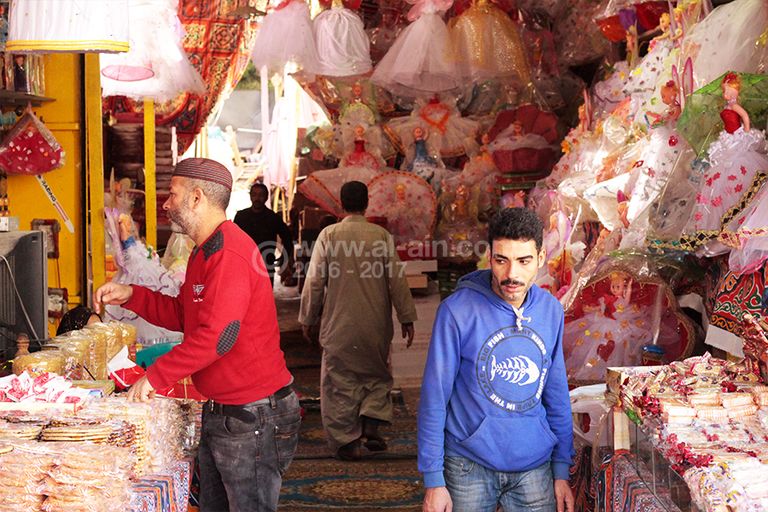 حلوى المولد تنتظر فرحة البيع