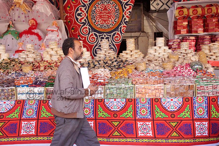 حلوى المولد تنتظر فرحة البيع