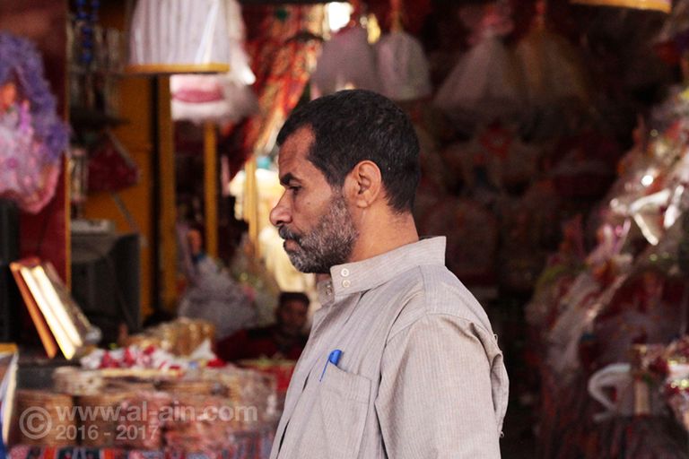 حلوى المولد تنتظر فرحة البيع