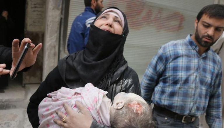 سورية تبكى طفلها القتيل فى حلب