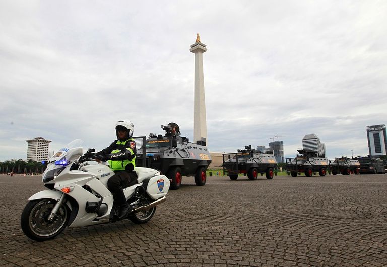 الآلاف يشاركون في احتجاج ضد حاكم جاكرتا