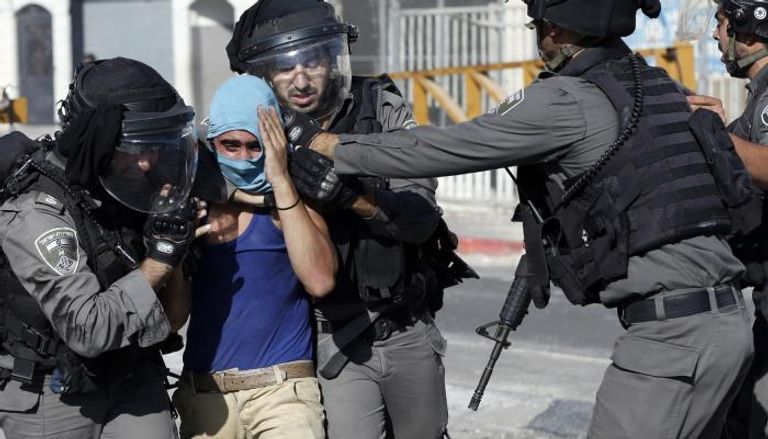 شرطة إسرائيل تعتقل فلسطينيا (أرشيف)