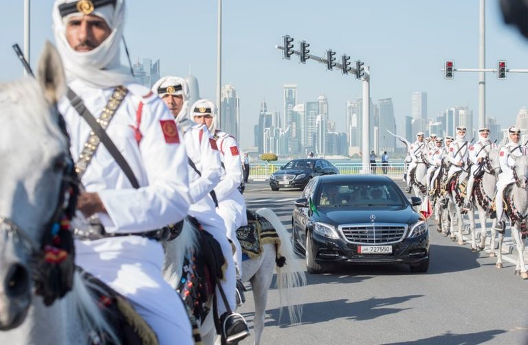 الملك سلمان بن عبد العزيز مع  أمير قطر الشيخ تميم بن حمد
