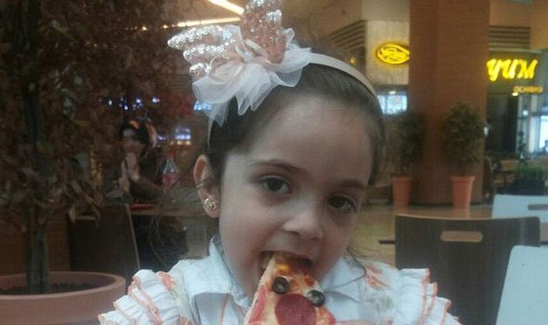 الطفلة السورية بنا العابد