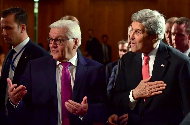 جون كيري ووزير الخارجية الألماني فرانك فالتر شتاينماير