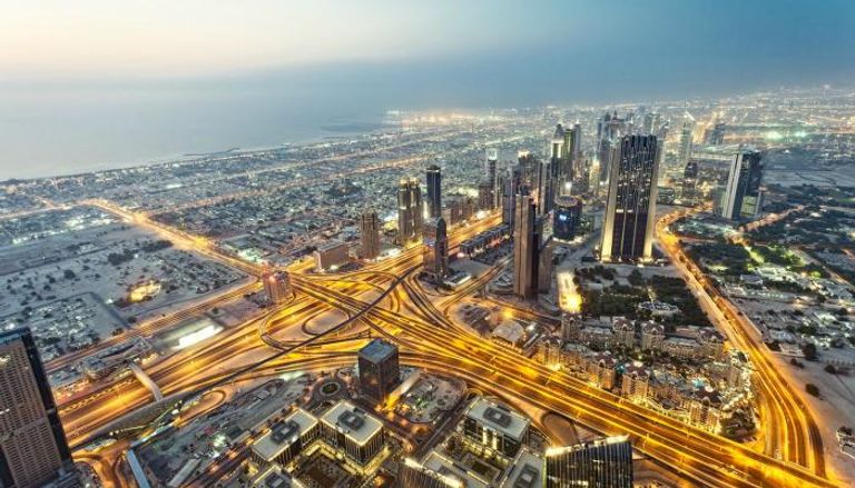 الإمارات تواصل تطوير البنية التحتية