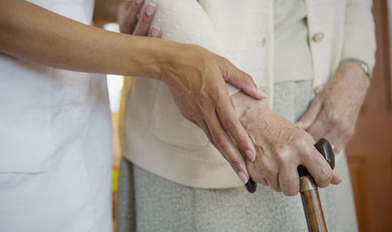 النعجة دوللي تعالج الشلل الرعاش