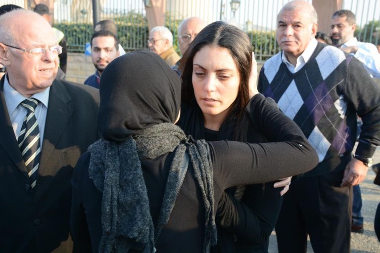 محمد صبحي في جنازة زوجته