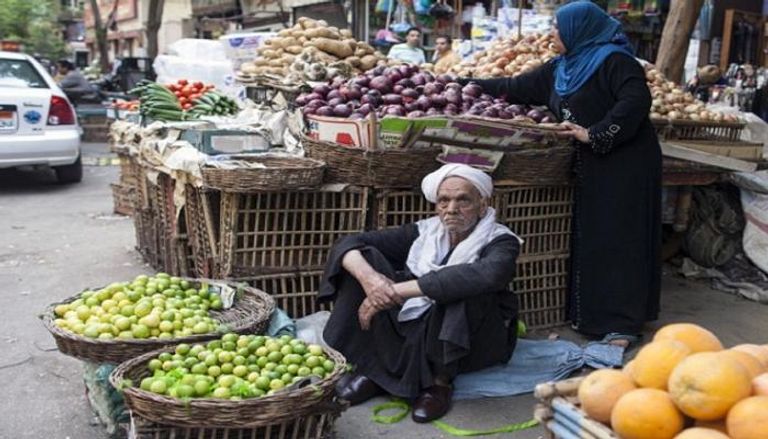 أحد أسواق الخضراوات والفواكة في مصر  
