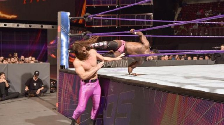 ريتش سوان يتوج باللقب