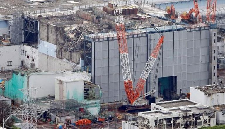 صورة من الجو لمفاعل نووي متضرر بفوكوشيما