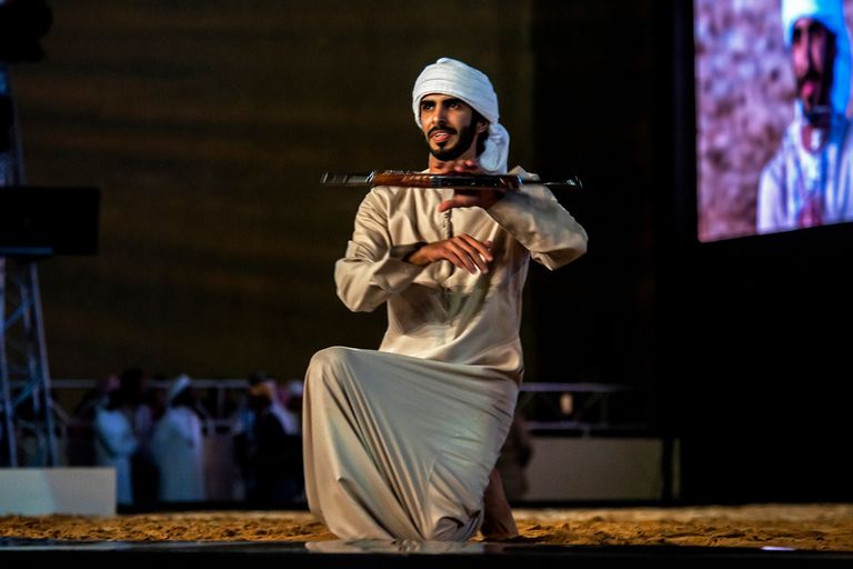 المشاركون في الحلقة الأولى من برنامج 