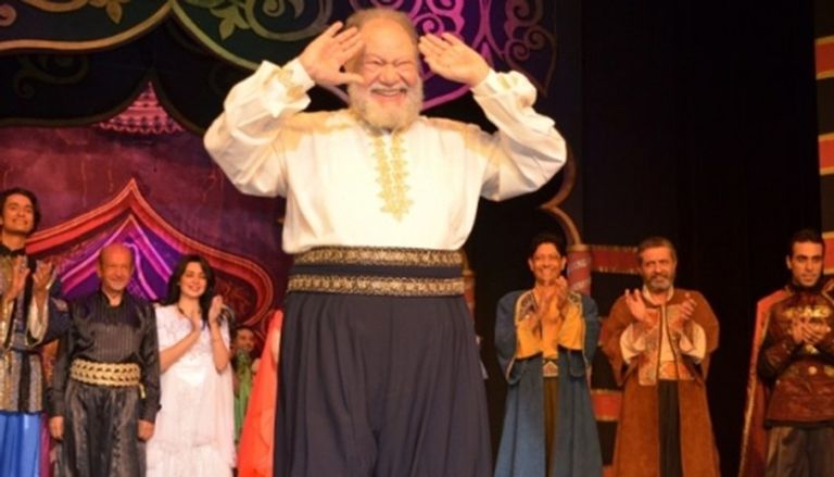 - مشاهد من العرض المسرحي 