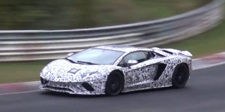 سيارة لامبورجيني أفنتادور S