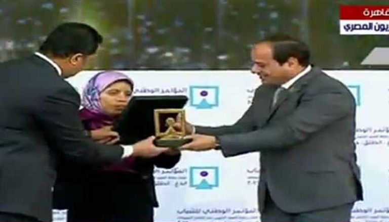 السيسي يشهد جلسة الحوار الشهري للشباب