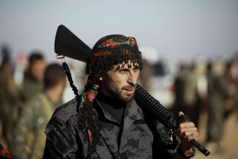 جندي مشارك بعملية تحرير الرقة من داعش بوبكر الحكيم