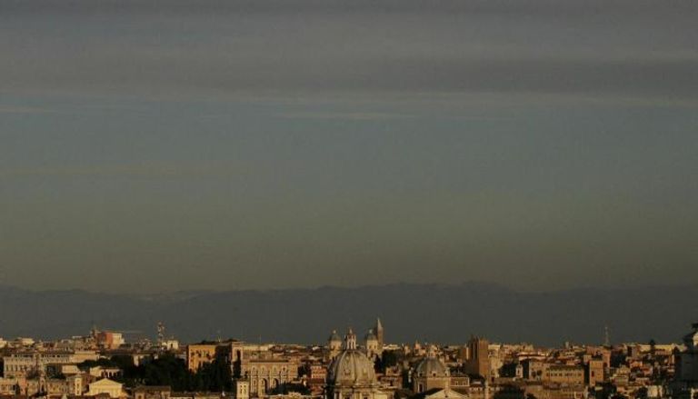 الضباب يغطي العاصمة الإيطالية