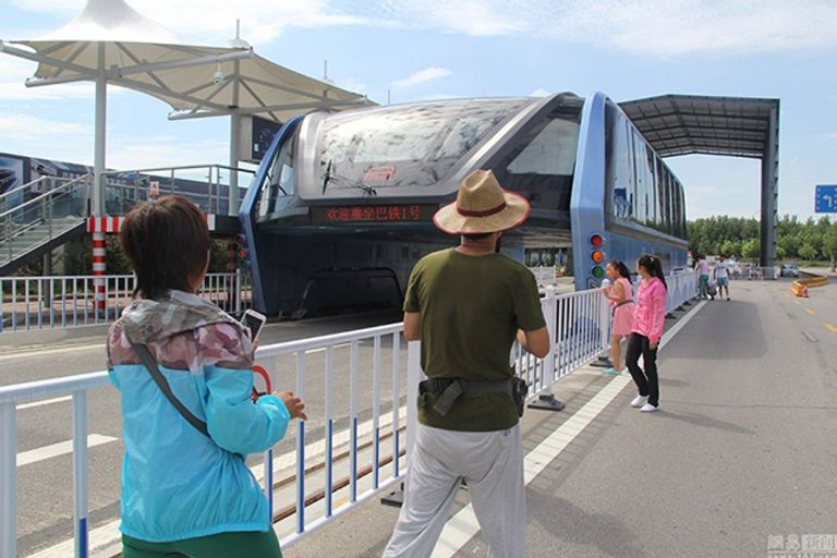 الباص العملاق الصيني 