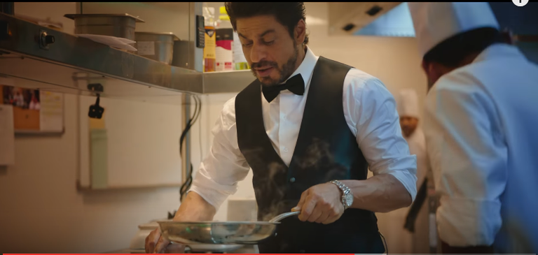 شاه روخان يروج للسياحة في دبي
