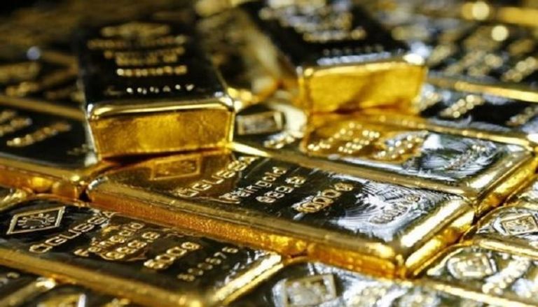 أسعار الذهب تتراجع مع صعود الدولار