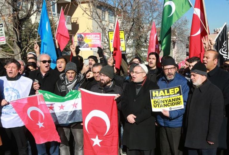 مظاهرات تركيا تضامنا مع حلب