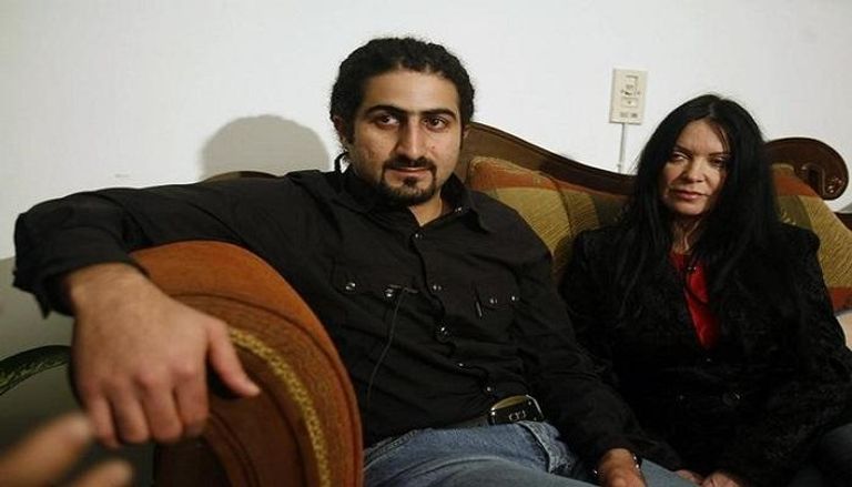 عمر بن لادن وزوجته البريطانية 