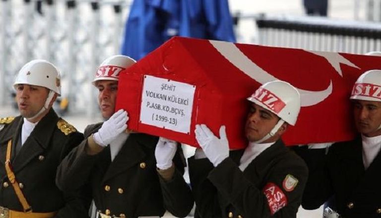 جنازة عسكرية لضحايا قيصرية