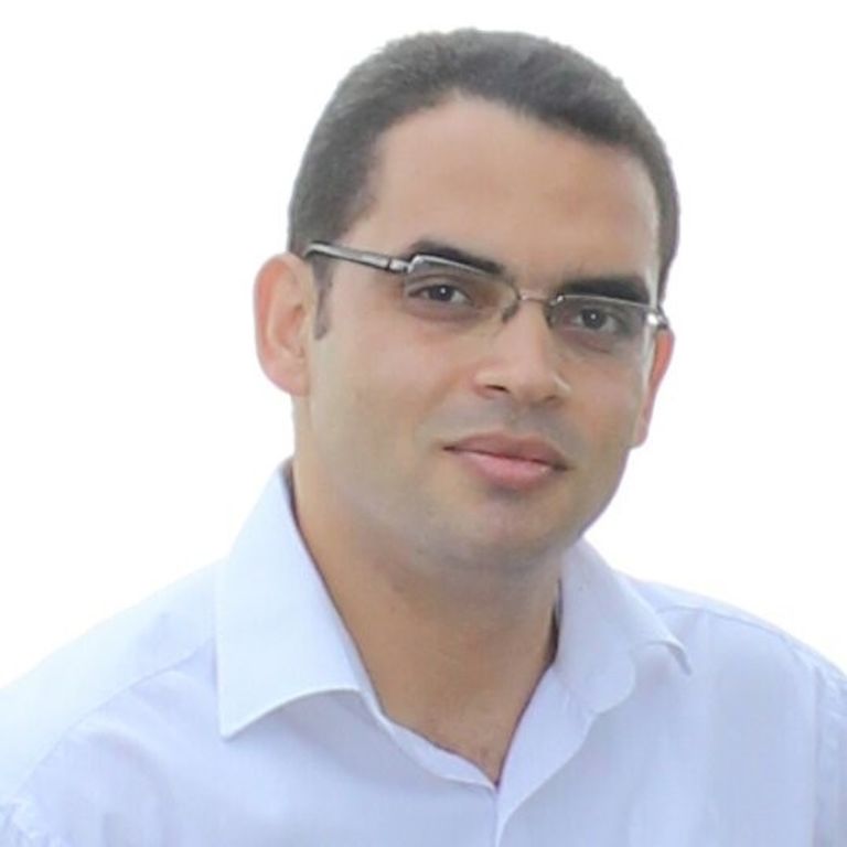 - الشاعر واللغوي محمود عبد الرازق جمعة.. مؤسس صفحة 