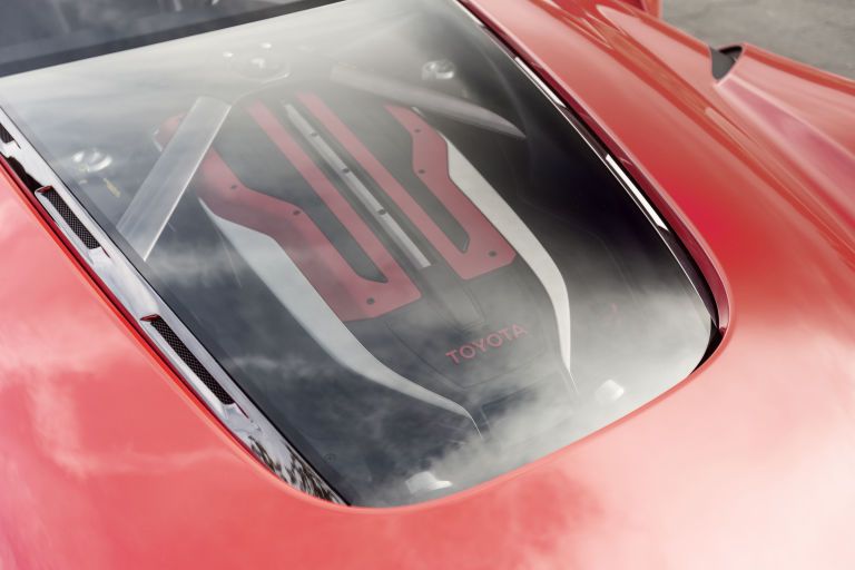 أحد محركات تويوتا الهجينة - موقع تويوتا