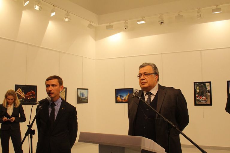 السفير الروسي أندريه كارلوف