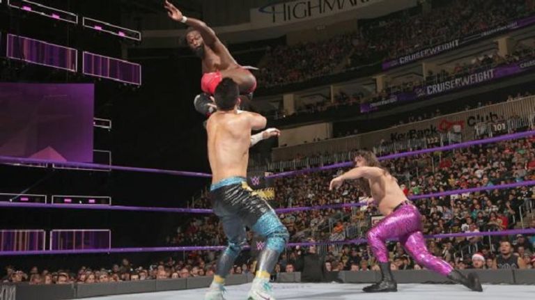 ريتش سوان يحتفظ باللقب