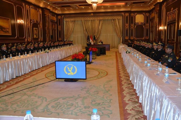 وزير الداخلية المصري ومساعدوه