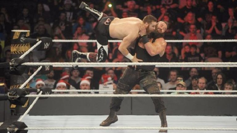 من نزال رولينز وجيريكو