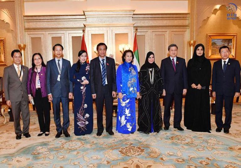 أمل القبيسي توقع مذكرات تفاهم مع رئيسات برلمانات عدة دول 