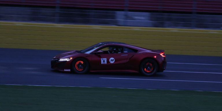 السيارة رقم 100 مليون من هوندا طراز NSX Type R - موقع هوندا أحد مصانع هوندا في الولايات المتحدة - موقع هوندا