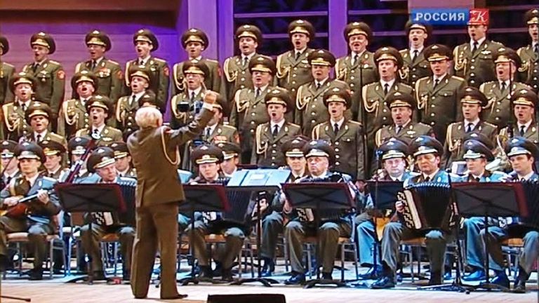 جانب من عروض الفرقة الروسية