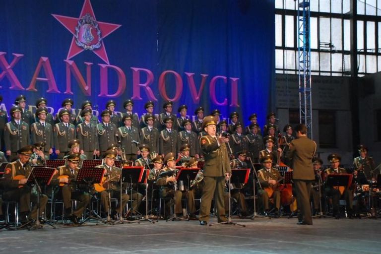 جانب من عروض الفرقة الروسية