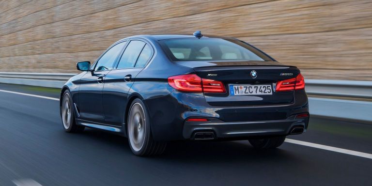 بي إم دابليو M550i الفئة الخامسة الجديدة - موقع بي إم دبليو