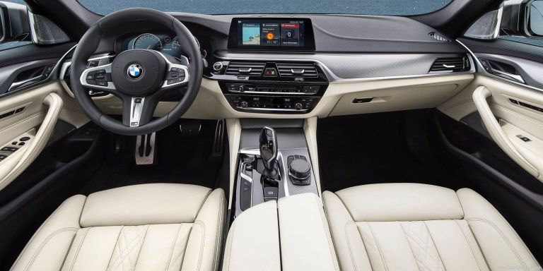 بي إم دابليو M550i الفئة الخامسة الجديدة - موقع بي إم دبليو