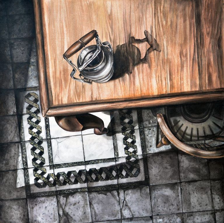 من لوحات المعرض