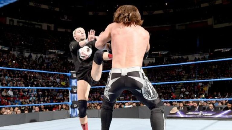 إي جيه ستايلز يحقق اللقب