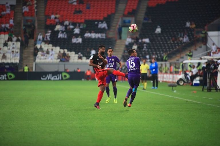 عموري يتألق