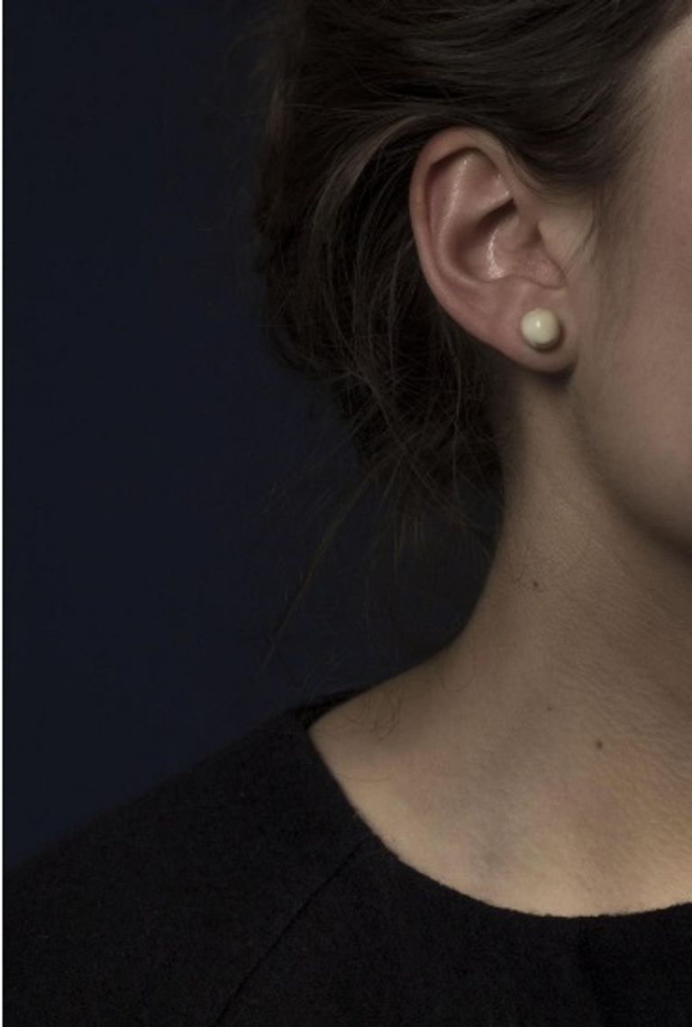 مجوهرات من أسنان البشر