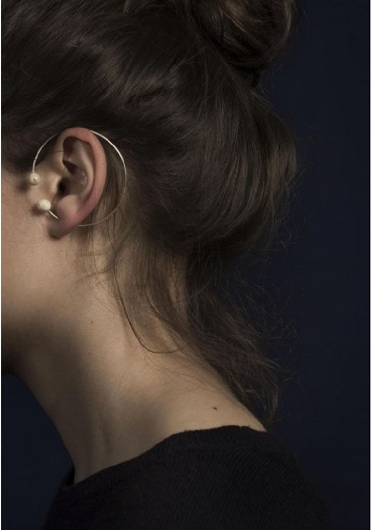 مجوهرات من أسنان البشر