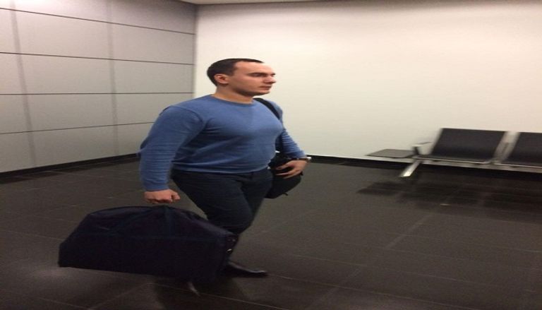 أعضاء من الوفد الروسي لدى وصولهم المطار