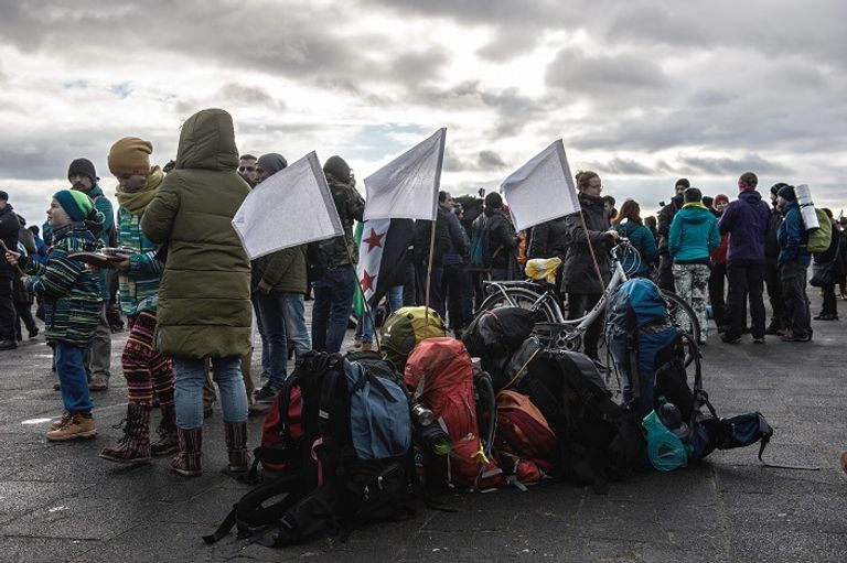 صورة لمنظمى المسيرة إلى حلب